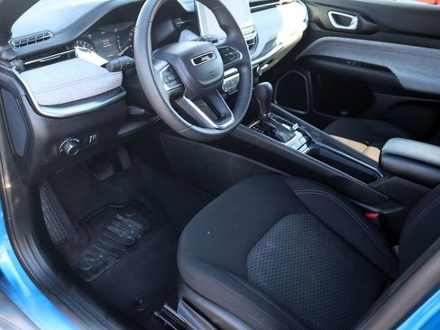 Used 2024 Jeep Compass Sport image 13