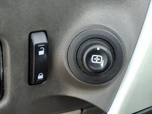 Used 2013 Ford Edge SEL image 13