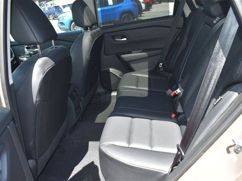 Used 2024 Nissan Rogue SV w/ SV Premium Package AWD/4WD image 25