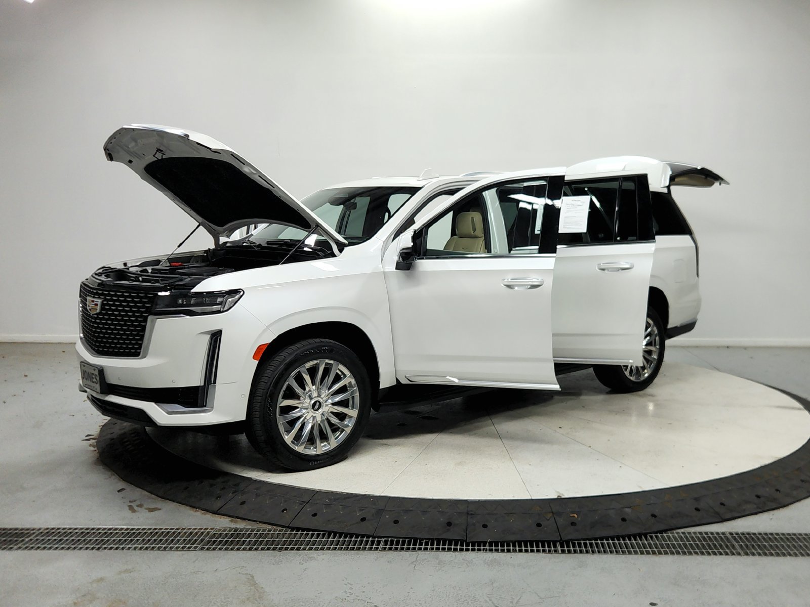 Used 2021 Cadillac Escalade ESV Premium Luxury AWD/4WD image 12
