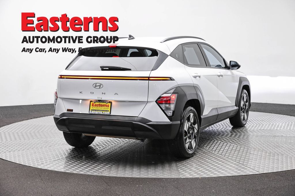 Used 2025 Hyundai Kona SEL FWD image 5
