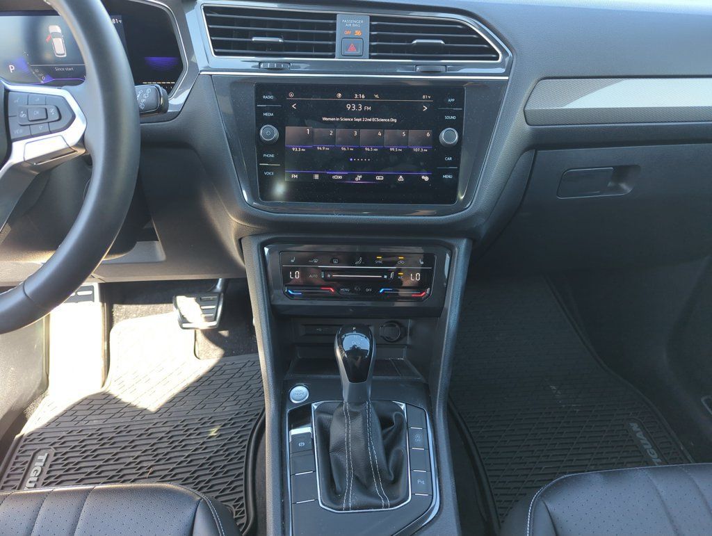 Used 2023 Volkswagen Tiguan SE R-Line FWD image 25
