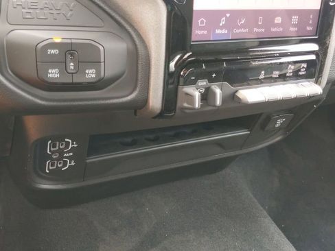 New 2026 RAM 2500 Tradesman AWD/4WD image 39