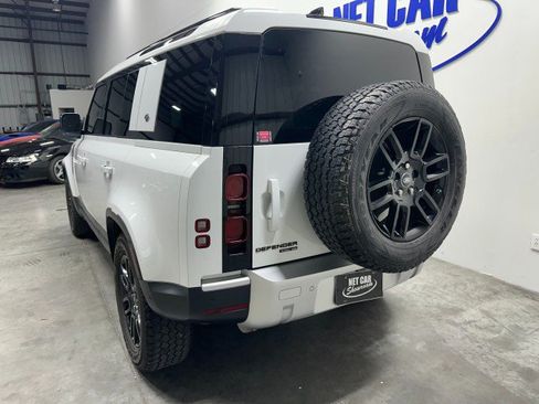 Used 2020 Land Rover Defender 110 HSE AWD/4WD image 12