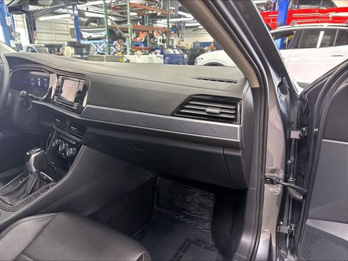 Used 2023 Volkswagen Jetta SE w/ Panoramic Sunroof Package FWD image 28
