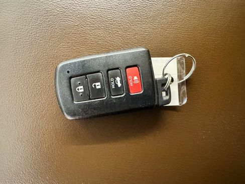 Used 2014 Toyota Avalon XLE Touring FWD image 49