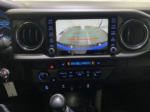 Used 2020 Toyota Tacoma TRD Off-Road image 19