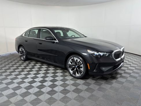 New 2026 BMW 530i w/ Premium Package image 6