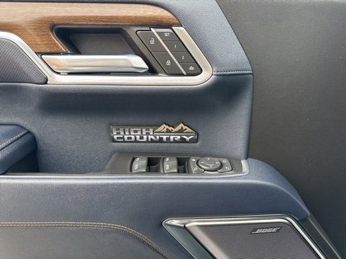 Used 2022 Chevrolet Silverado 1500 High Country w/ High Country Premium Package image 10