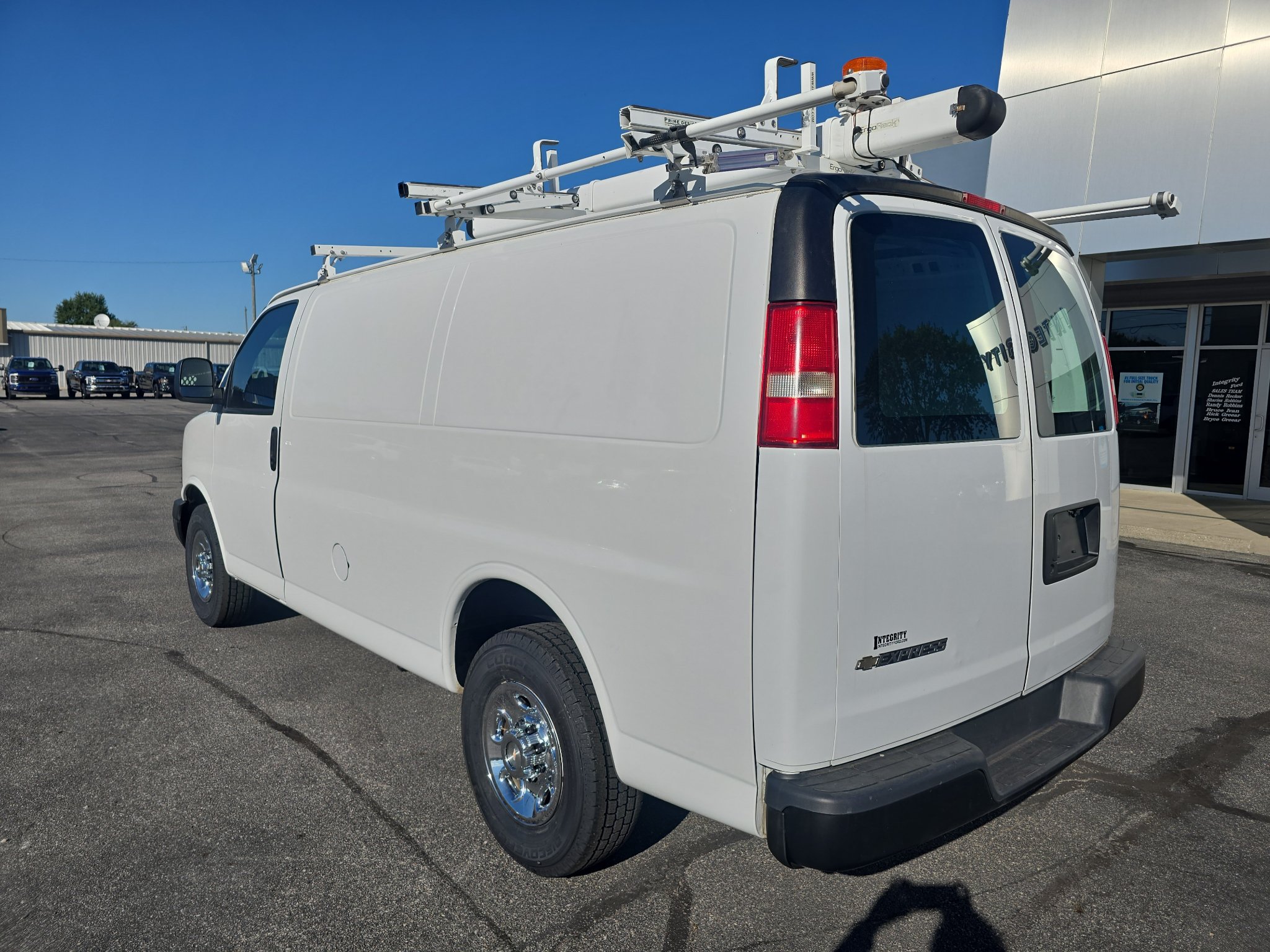Used 2015 Chevrolet Express 2500 RWD image 8