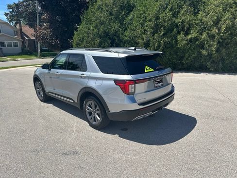Used 2025 Ford Explorer Active w/ Active Comfort Package AWD/4WD image 4
