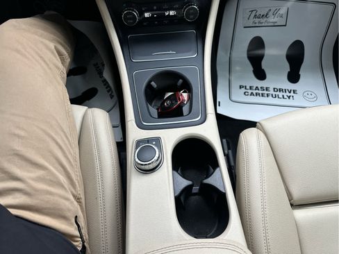 Used 2018 Mercedes-Benz CLA 250 4MATIC image 33