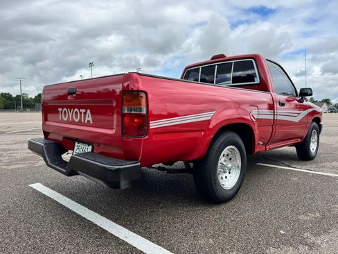 Used 1994 Toyota Pickup 2WD Regular Cab image 4