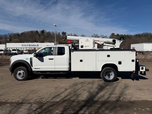 New 2025 Ford F550 4x4 Supercab Super Duty image 2