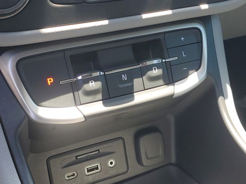 Used 2023 GMC Terrain SLT w/ Infotainment Package II FWD image 30
