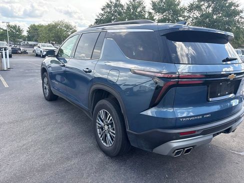 Used 2025 Chevrolet Traverse LT AWD/4WD image 6