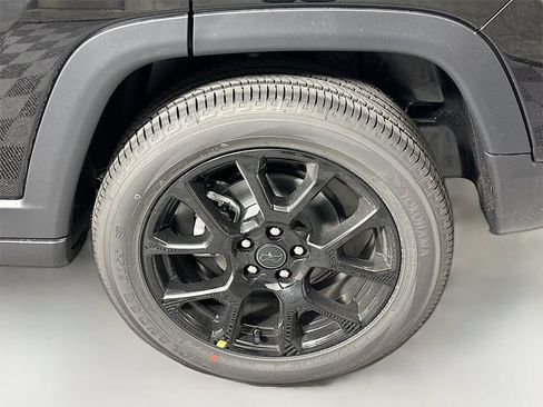New 2026 Jeep Compass Latitude AWD/4WD image 7