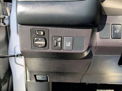 Used 2018 Toyota RAV4 XLE image 31