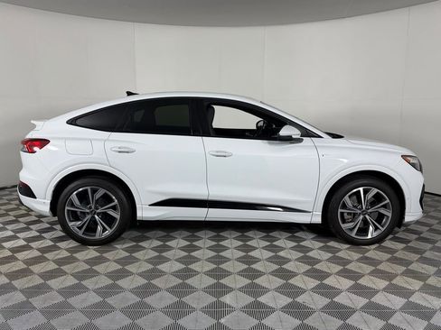 Used 2024 Audi Q4 e-tron Premium Plus w/ Premium Plus image 6