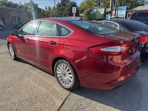 Used 2013 Ford Fusion SE FWD image 4