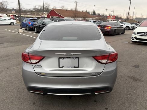 Used 2016 Chrysler 200 Limited w/ Convenience Group image 9