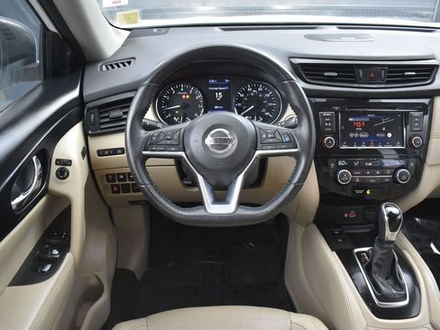 Used 2020 Nissan Rogue SL w/ Premium Package image 12