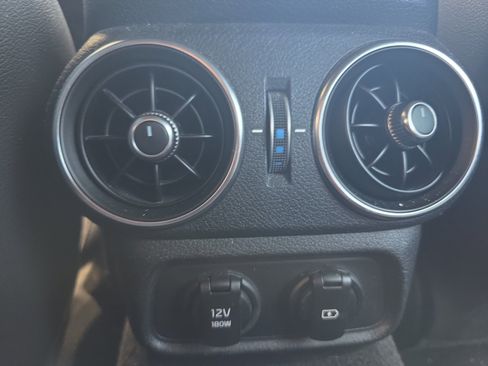Used 2019 Kia Stinger GT1 AWD/4WD image 21