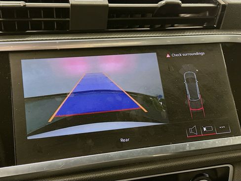 Used 2025 Audi Q3 2.0T Premium image 22