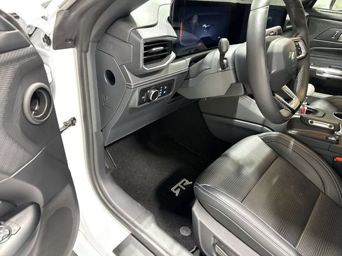 Used 2025 Ford Mustang GT Premium w/ GT Performance Package RWD image 10