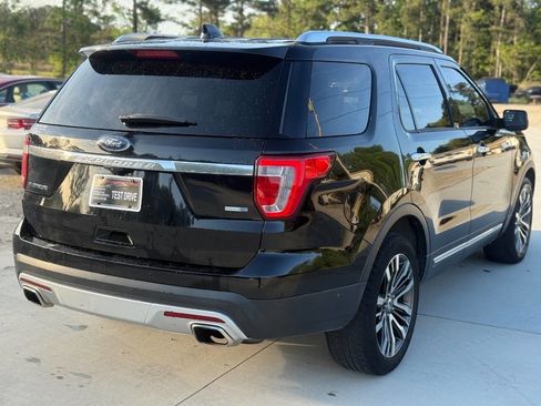Used 2017 Ford Explorer Platinum image 6