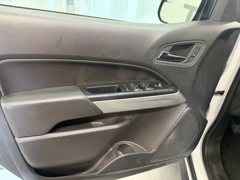 Used 2021 Chevrolet Colorado LT w/ Safety Package RWD image 7