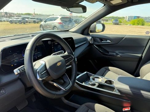 Used 2026 Chevrolet Equinox LT FWD image 19
