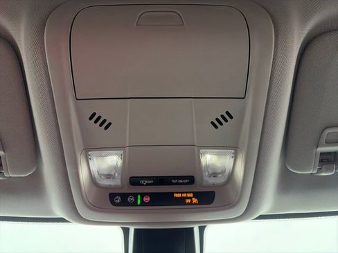 Used 2025 Chevrolet Blazer LT image 51