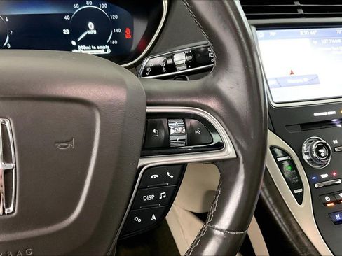 Used 2020 Lincoln Nautilus Reserve image 12
