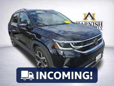 Used 2023 Volkswagen Taos SEL image 1