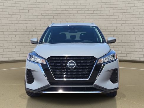 Used 2024 Nissan Kicks SV FWD image 2