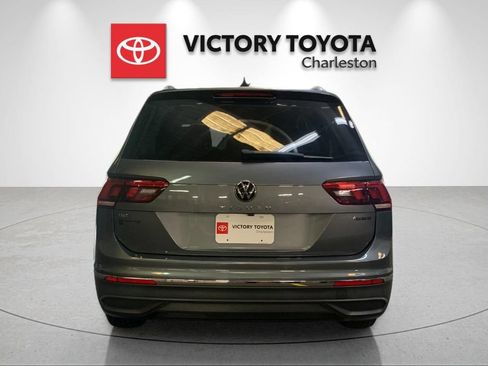 Used 2022 Volkswagen Tiguan SE AWD/4WD image 4