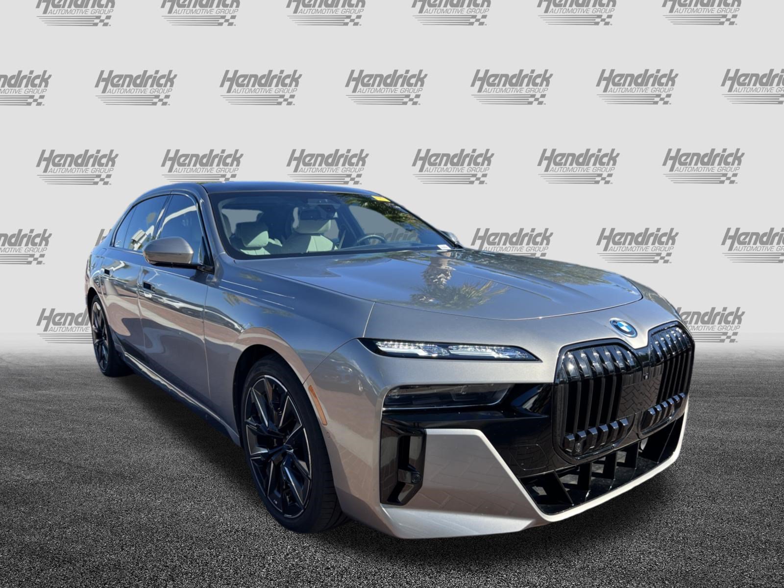 Used 2024 BMW i7 eDrive50 w/ M Sport Package RWD image 2