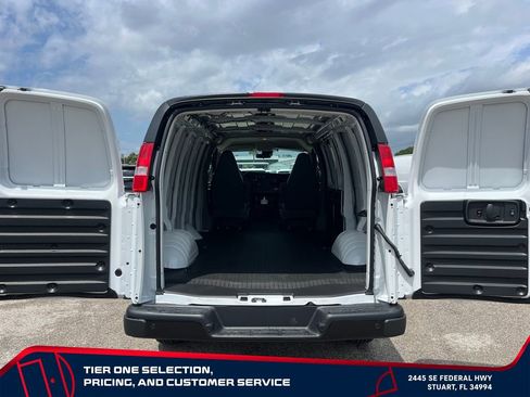 New 2026 GMC Savana 2500 RWD image 11