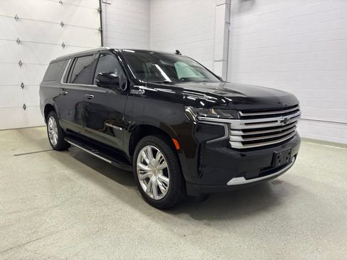 Used 2023 Chevrolet Suburban High Country AWD/4WD image 2