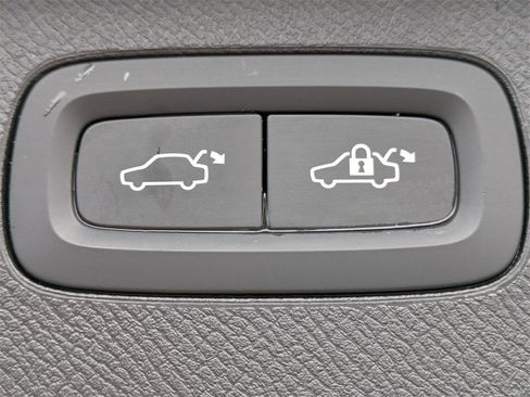 Certified 2023 Volvo XC90 B6 Plus w/ Protection Package Premier image 14