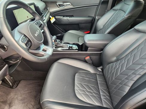 Certified 2025 Kia Sportage X-Pro AWD/4WD image 11