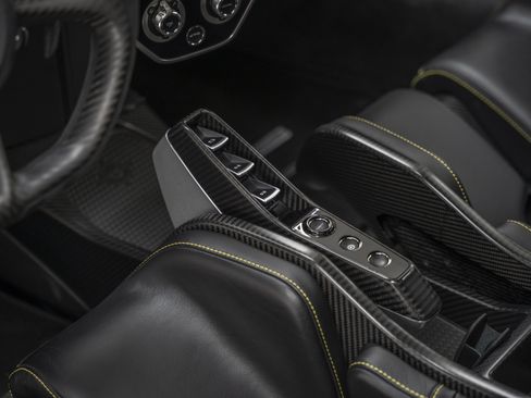 Used 2019 McLaren Senna RWD image 44
