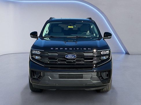 New 2026 Ford Expedition Active image 4