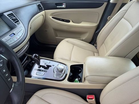 Used 2011 Hyundai Genesis 3.8 w/ Technology Pkg 4 RWD image 12