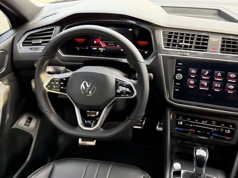 Used 2022 Volkswagen Tiguan SE R-Line AWD/4WD image 14