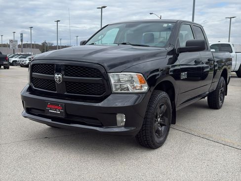 Used 2018 RAM 1500 Express AWD/4WD image 2