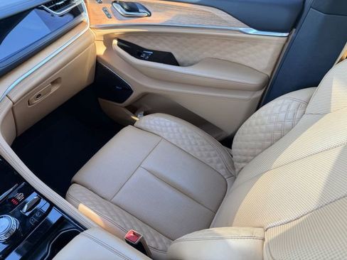 Used 2022 Jeep Grand Cherokee Summit image 16