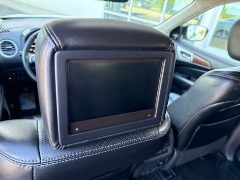 Used 2017 Nissan Pathfinder Platinum w/ Family Entertainment Package AWD/4WD image 22