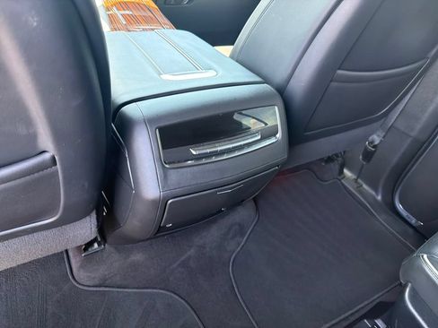 Used 2022 Cadillac Escalade ESV Premium Luxury AWD/4WD image 33